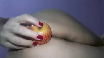 gluttonous ass for apple
